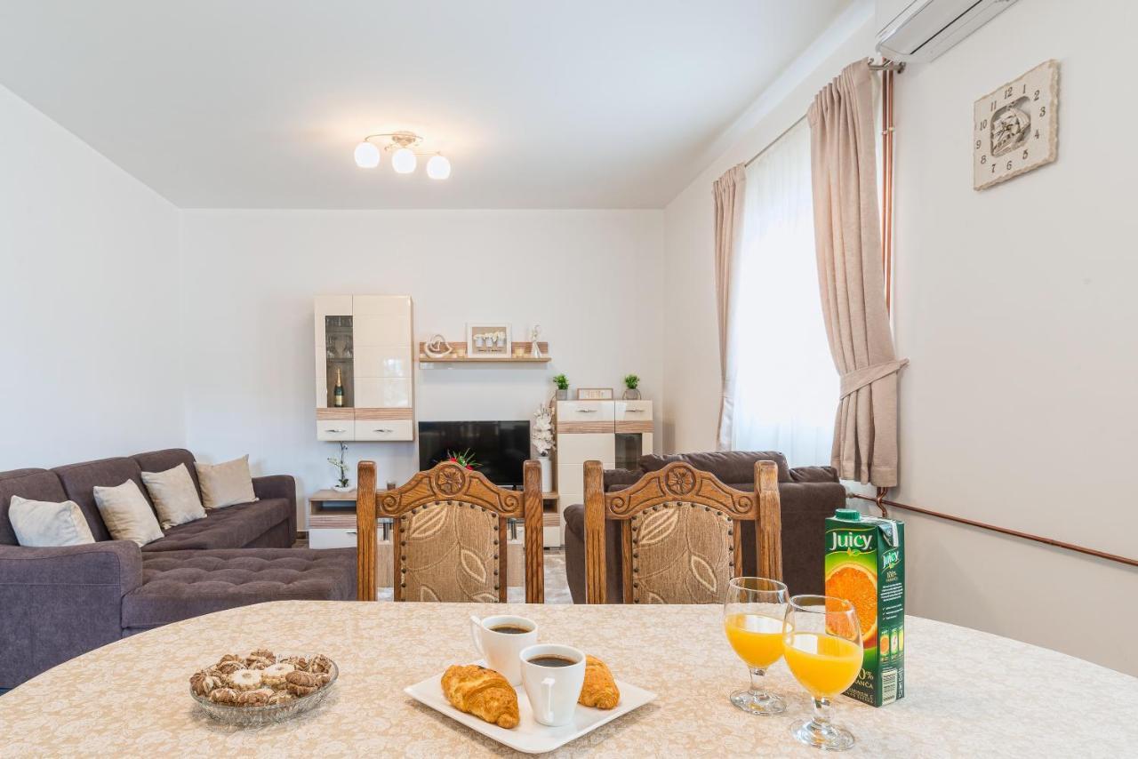 Apartman Tea Privlaka  Exteriör bild