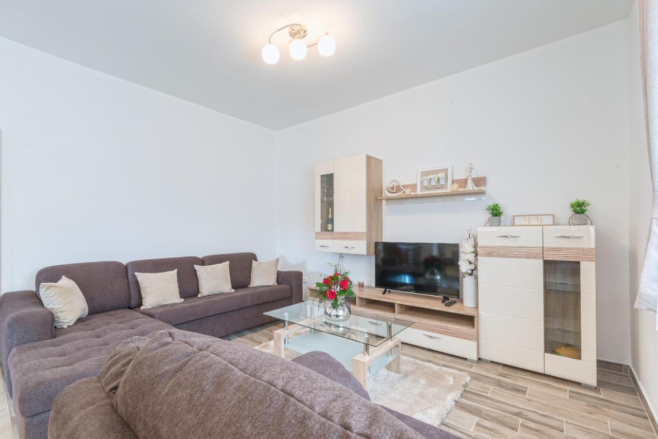 Apartman Tea Privlaka  Exteriör bild